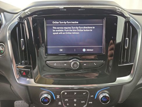 Used 2023 Chevrolet Traverse LT image 19