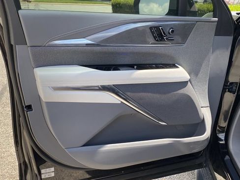 Certified 2026 Cadillac Escalade IQL Sport 1 w/ LPO, Floor Liner Package AWD/4WD image 22