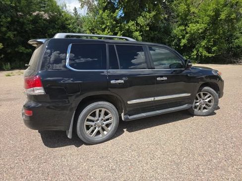 Used 2013 Lexus LX 570 4WD w/ Luxury Pkg image 17