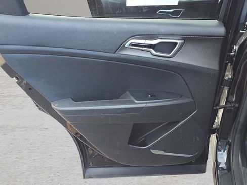 Used 2023 Kia Sportage LX image 12