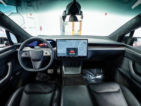 Used 2024 Tesla Model X image 55