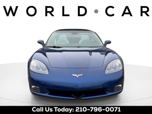 Used 2005 Chevrolet Corvette Coupe w/ Preferred Equipment Group image 2