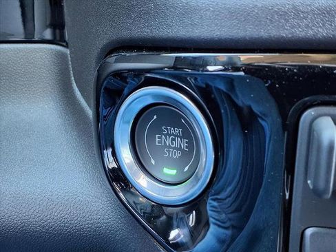 New 2026 GMC Sierra 1500 SLT image 9