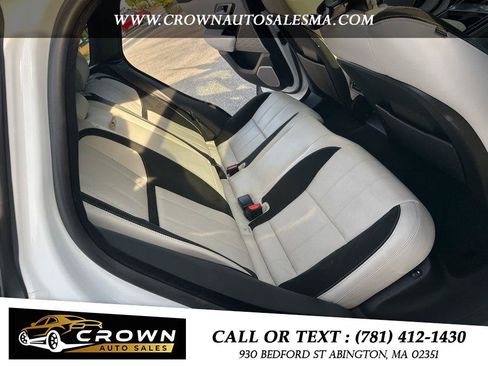 Used 2019 Land Rover Range Rover Velar R-Dynamic SE AWD/4WD image 11