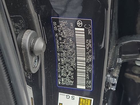 Used 2022 Toyota Corolla LE FWD image 28