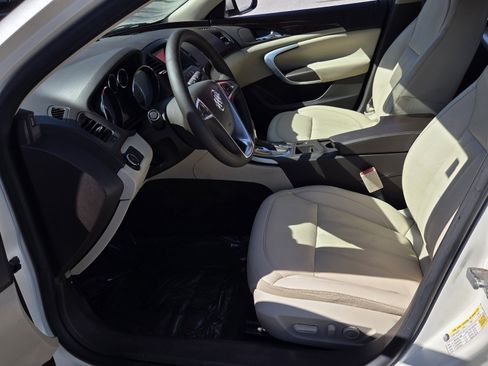 Used 2013 Buick Regal Premium image 9