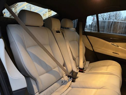 Used 2012 BMW 535i Gran Turismo image 16