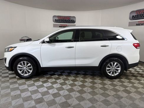 Used 2018 Kia Sorento FWD image 6