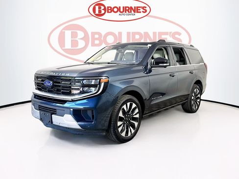 Used 2025 Ford Expedition Platinum w/ Driver's Package AWD/4WD image 8