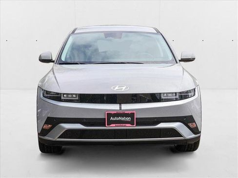 New 2025 Hyundai Ioniq 5 SE image 2