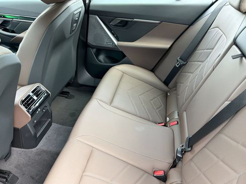 New 2027 BMW i5 eDrive40 w/ Premium Package RWD image 27