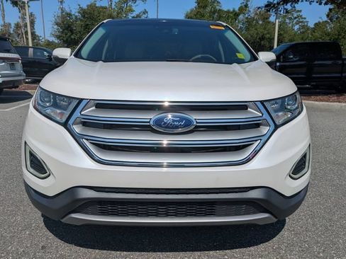 Used 2018 Ford Edge Titanium w/ Equipment Group 301A FWD image 8