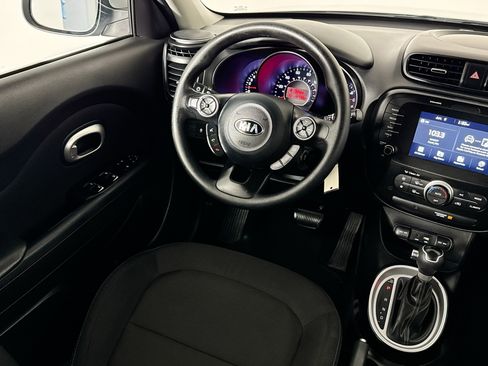 Used 2018 Kia Soul + FWD image 27