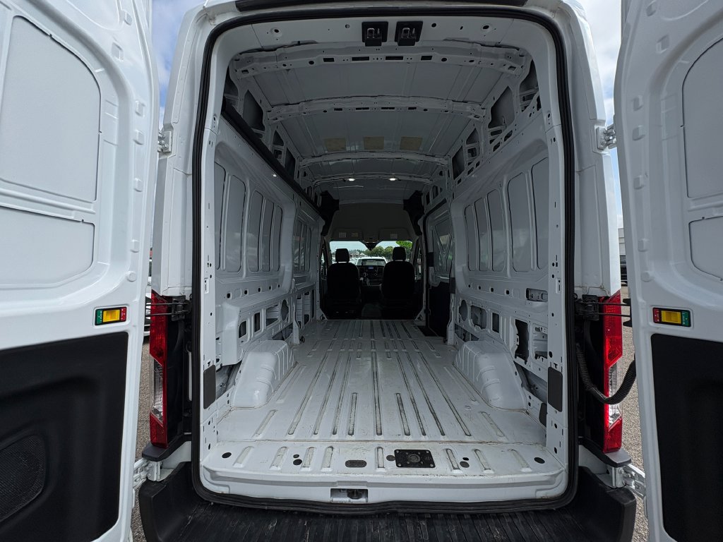 Used 2025 Ford Transit 250 148 High Roof AWD image 17