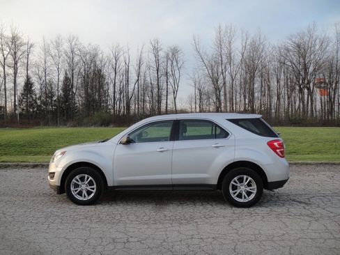 Used 2017 Chevrolet Equinox LS image 5