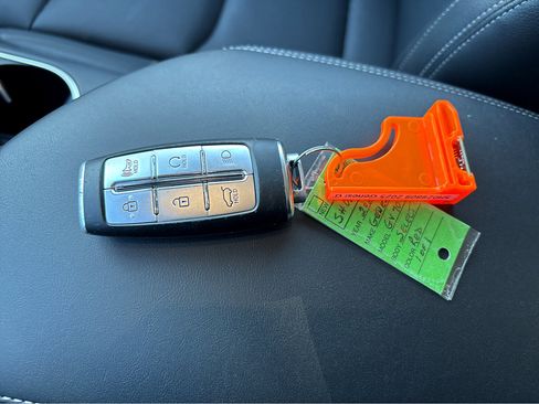 Used 2025 Genesis GV70 2.5T image 33