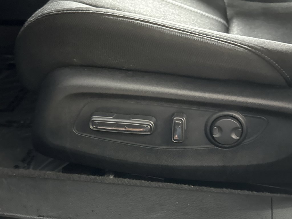 Used 2025 Honda Accord Sport image 6