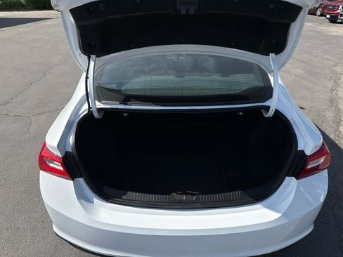 Used 2019 Chevrolet Malibu LS FWD image 15