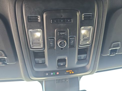 Used 2024 Chevrolet Tahoe LT w/ LT Signature Package RWD image 33