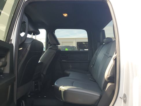 Used 2022 RAM 2500 Tradesman w/ Chrome Appearance Group image 11