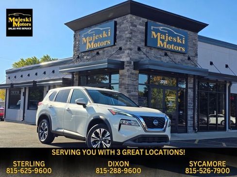 Used 2023 Nissan Rogue SV image 1