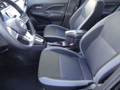 Used 2025 Nissan Versa SV FWD image 6
