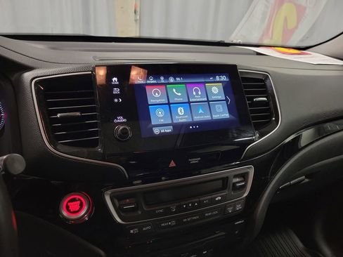 Used 2022 Honda Pilot Touring image 17