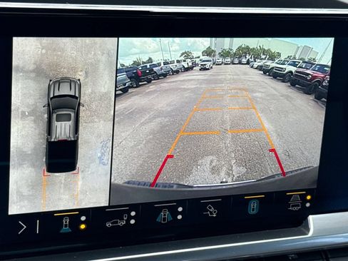 Used 2023 Chevrolet Silverado 1500 LTZ RWD image 22