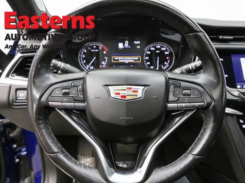 Used 2023 Cadillac XT6 Premium Luxury image 10