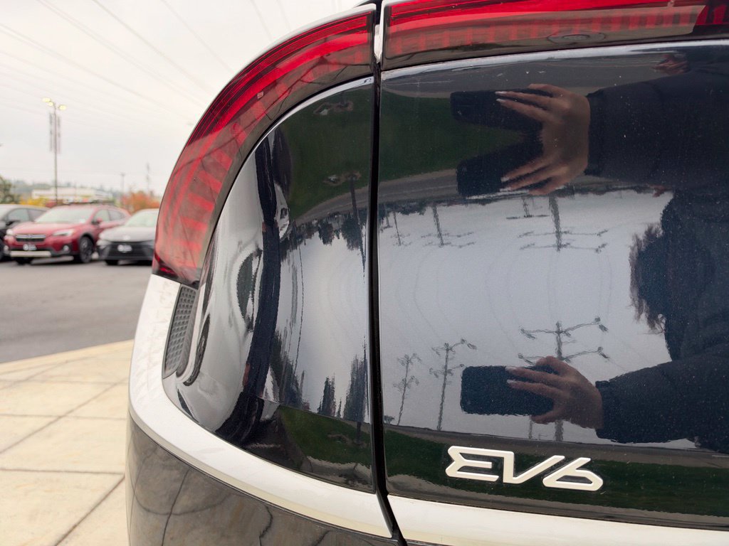 Used 2024 Kia EV6 Light RWD image 12