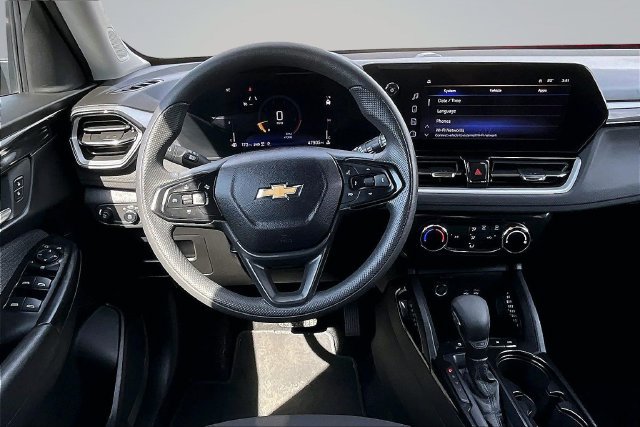 Used 2025 Chevrolet TrailBlazer LT AWD/4WD image 8