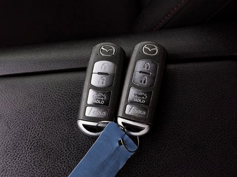 Used 2018 MAZDA MX-5 Miata Club image 49