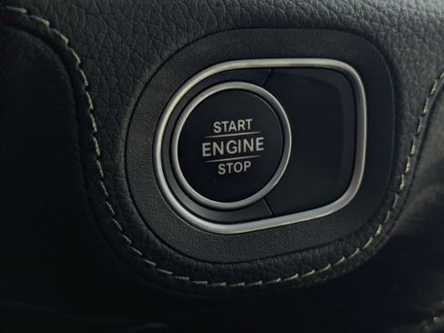 Used 2025 Mercedes-Benz GLE 450e 4MATIC image 35