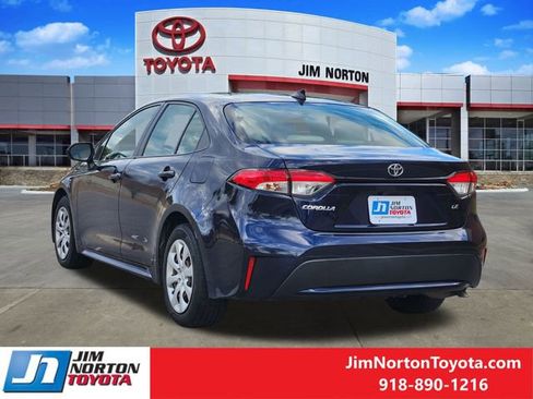 Used 2021 Toyota Corolla LE image 7