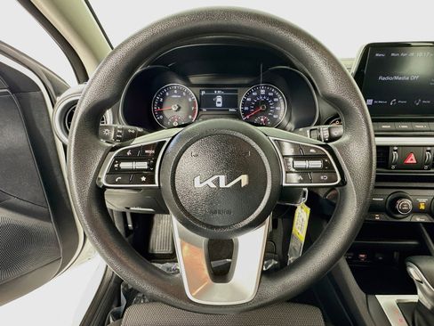 Used 2024 Kia Forte LXS w/ LXS Technology Package image 11