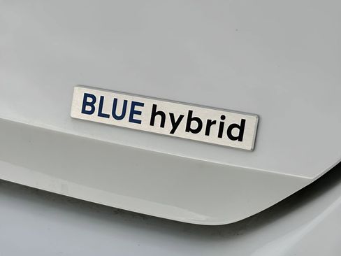 Used 2025 Hyundai Elantra Blue image 7