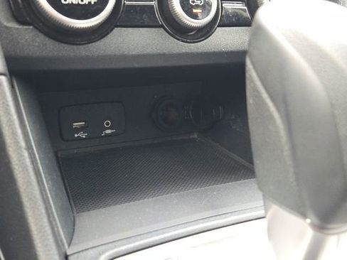 Used 2021 Subaru Crosstrek 2.0i image 16