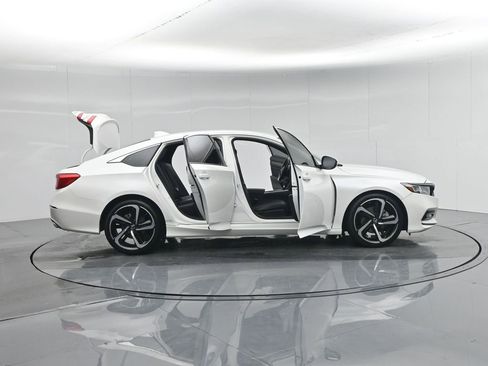 Used 2020 Honda Accord Sport image 4