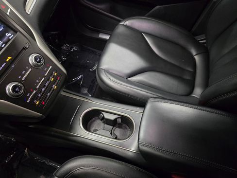 Used 2019 Lincoln MKC Premiere image 23