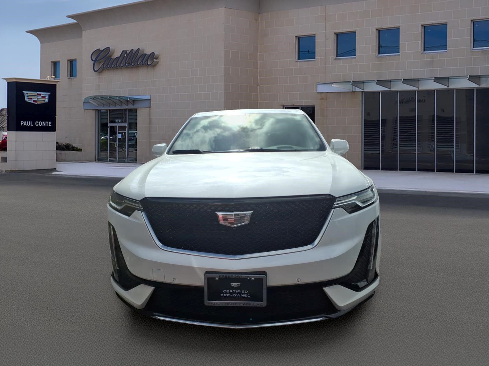 Used 2024 Cadillac XT6 Sport w/ Technology Package AWD/4WD image 2