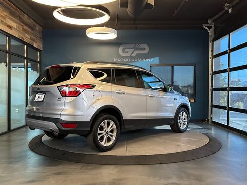 Used 2018 Ford Escape SE AWD/4WD image 3