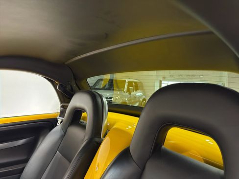 Used 2004 Chevrolet SSR w/ Preferred Equipment Group image 21