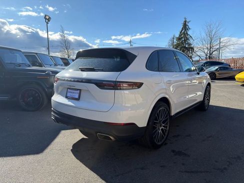 Used 2022 Porsche Cayenne Platinum Edition image 6