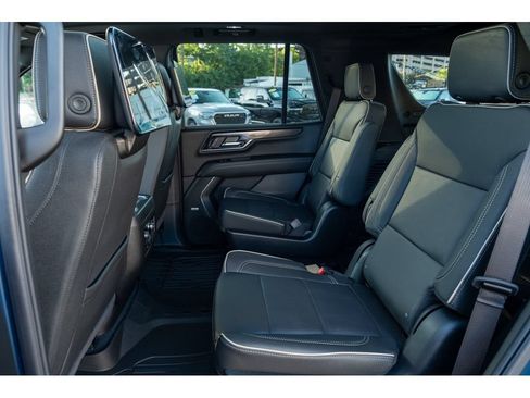 New 2026 GMC Yukon Elevation w/ Elevation Premium Package AWD/4WD image 13