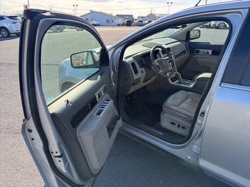 Used 2009 Lincoln MKX Base image 15