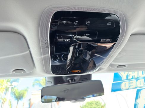 Used 2024 Mercedes-Benz GLC 300 w/ Winter Package image 35