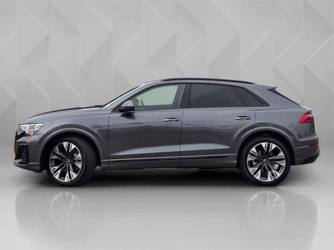 Certified 2024 Audi Q8 Prestige image 3