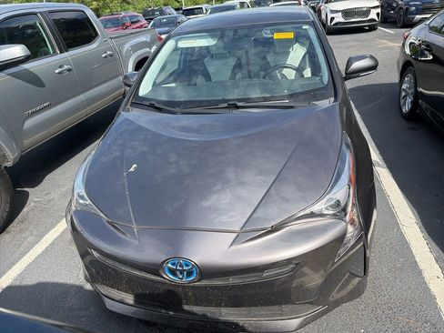 Used 2016 Toyota Prius Four FWD image 3