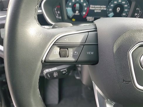 Used 2025 Audi Q3 2.0T Premium image 14