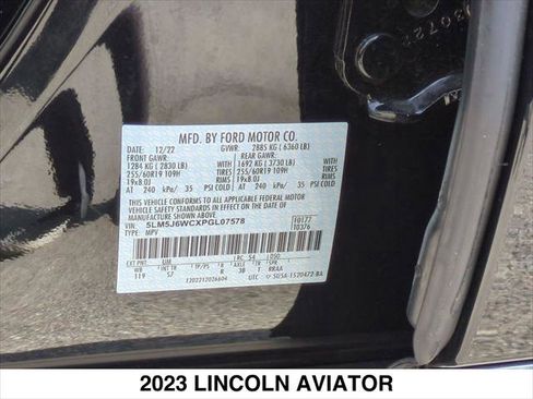 Certified 2023 Lincoln Aviator 2WD w/ Class IV Trailer Tow Package image 30